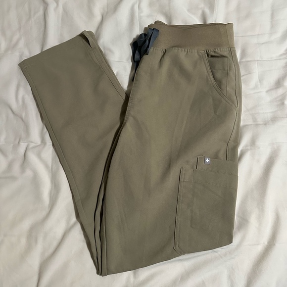 FIGS High Waisted Yola Skinny Scrub Pants Tan Nude Latte Size Medium - Picture 1 of 12